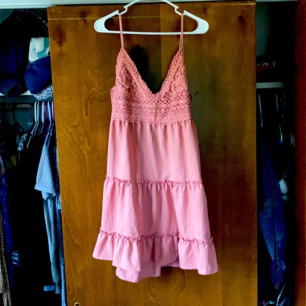 Super cute tie back dress!